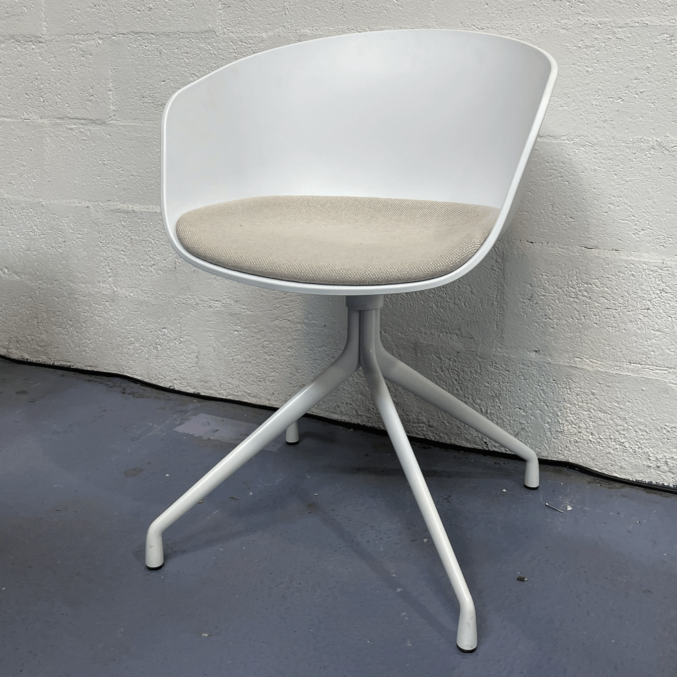 ABOUT A CHAIR AAC 20 Blanc / Gris HAY
