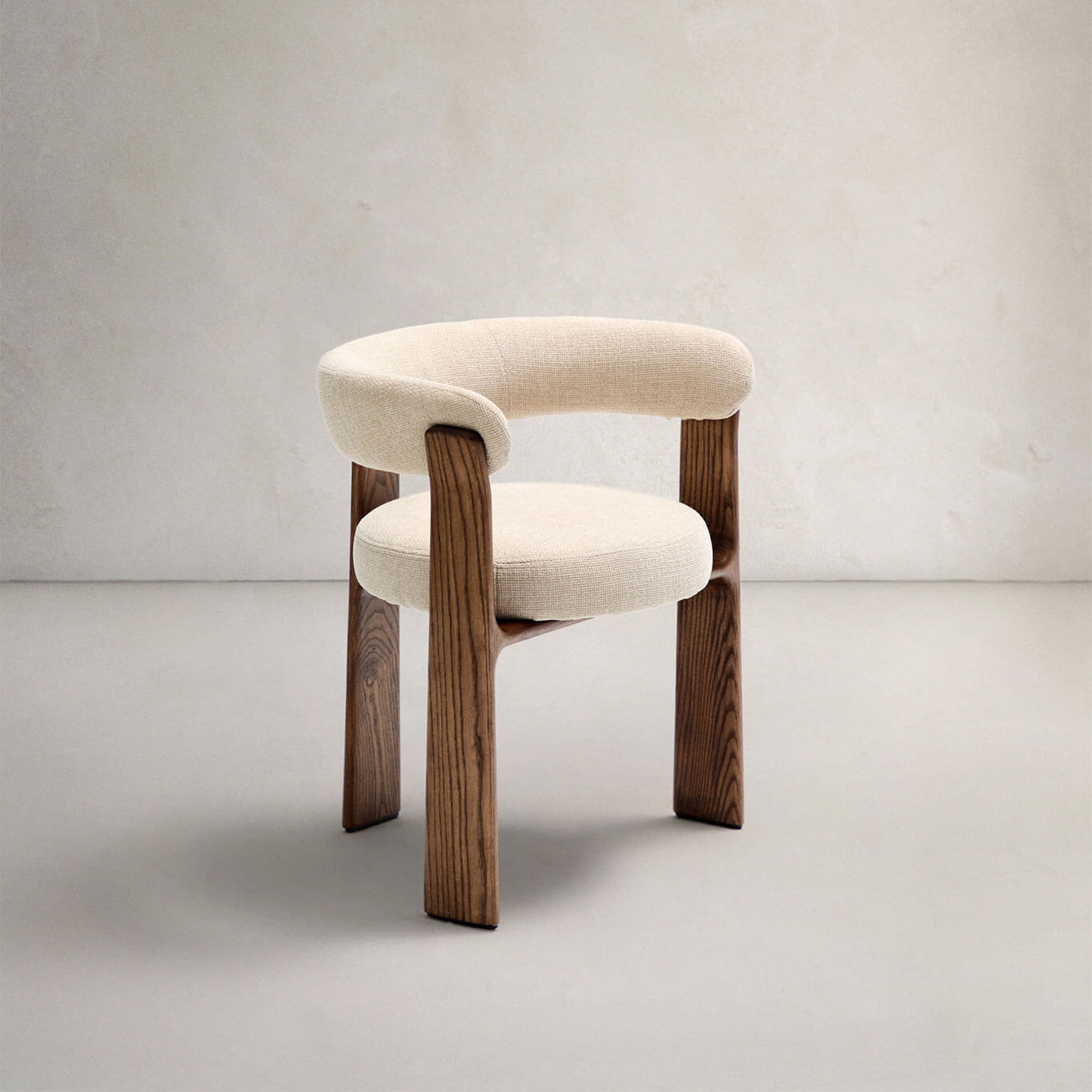 GRANITE 3 pieds Tissu Chenille beige / Frêne finition Noyer KAVE HOME