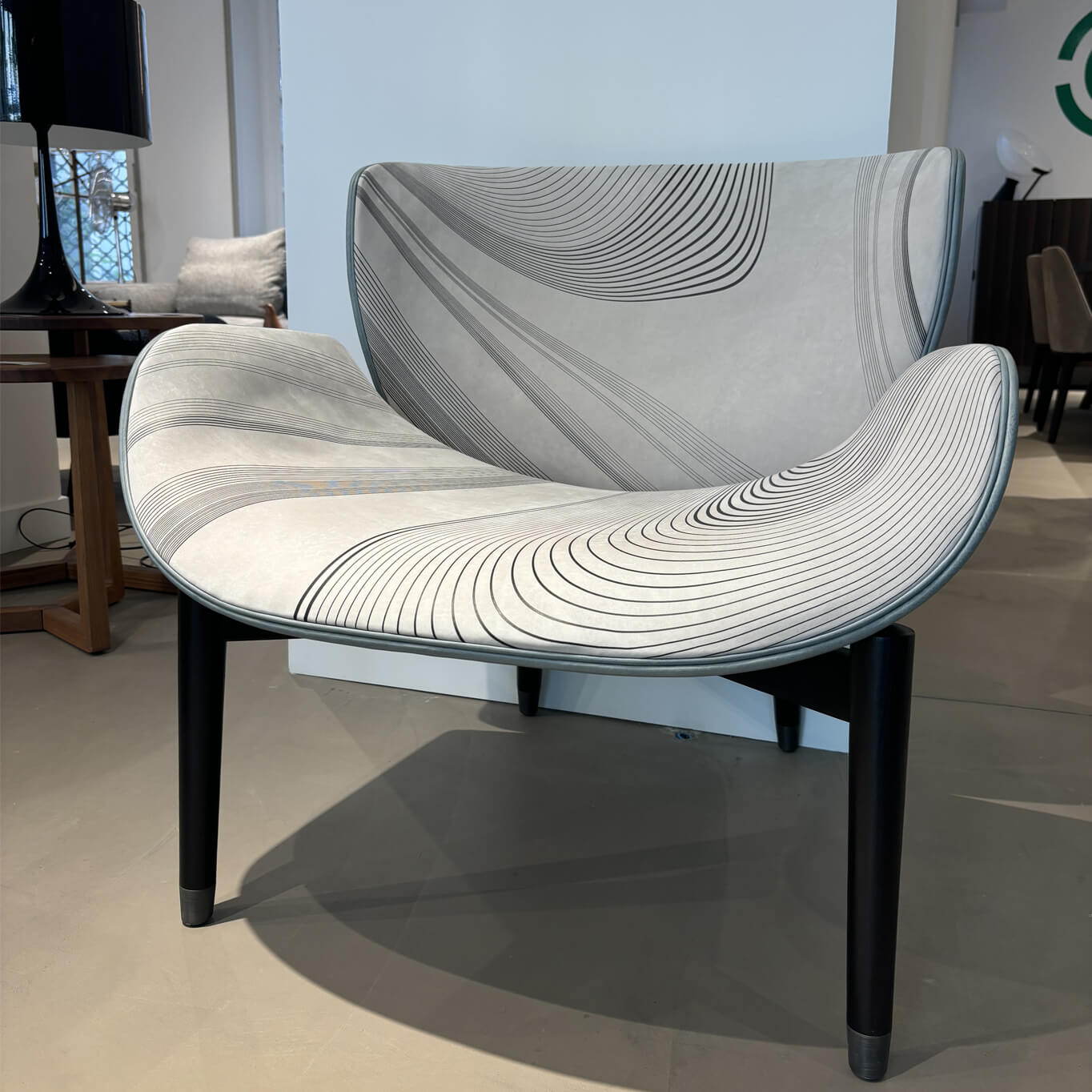 Fauteuil JORGEN Finition Cuir Day Wave et Bleu Polish Sky BAXTER MADE IN ITALY