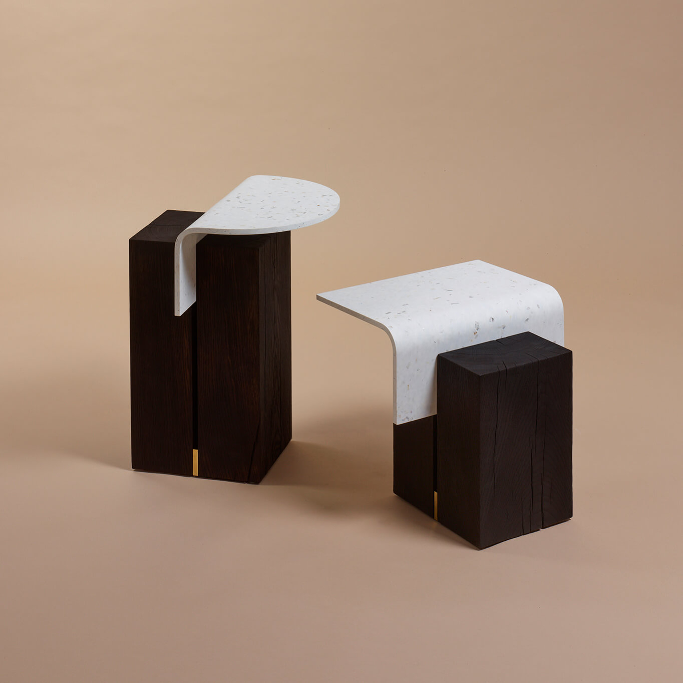 Table d'appoint guéridon GHAN 92.8 S Chêne teinté/ plastique blanc NOMA