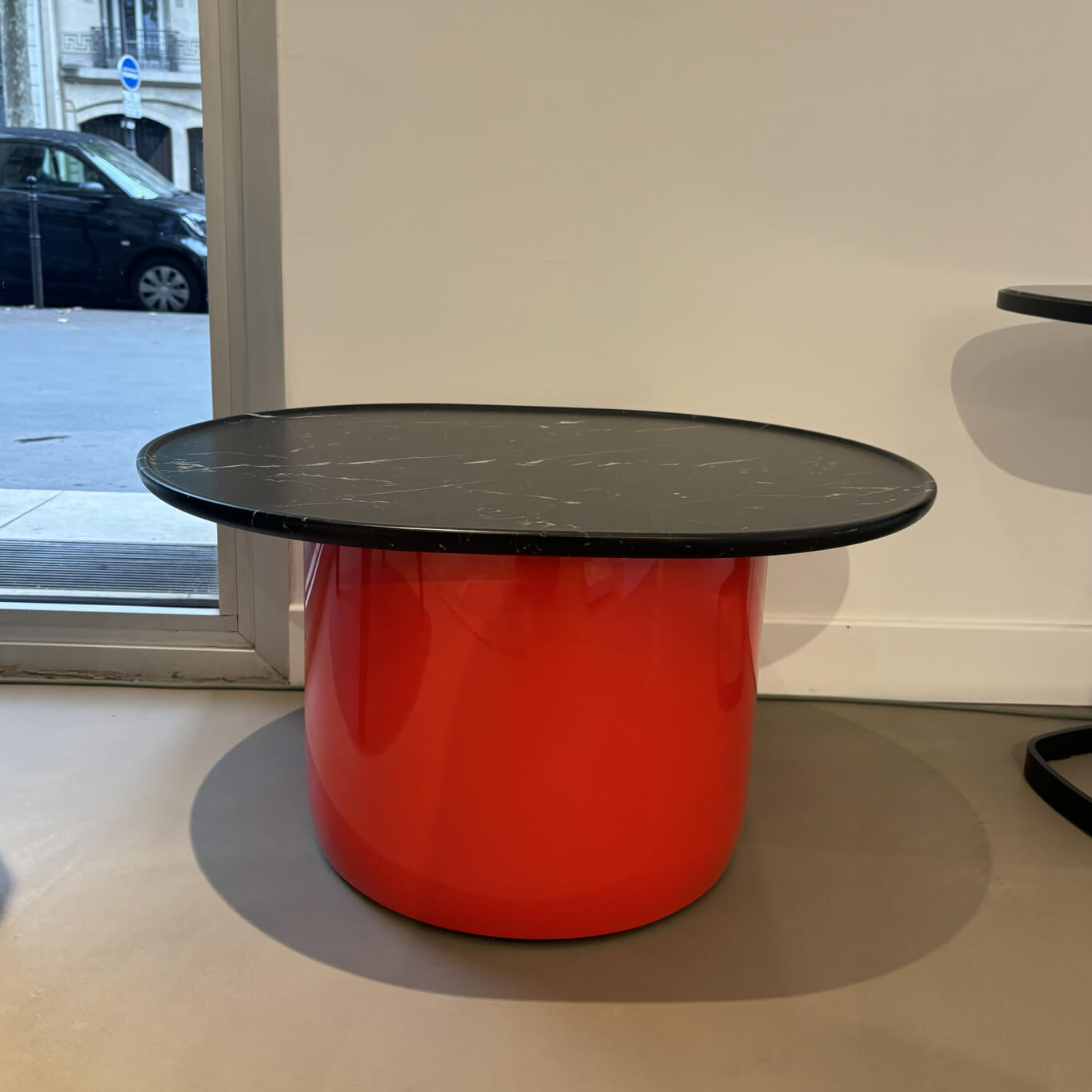 Table basse BUTTON Ovale Marbre Marquinia satiné Candy red B&B ITALIA