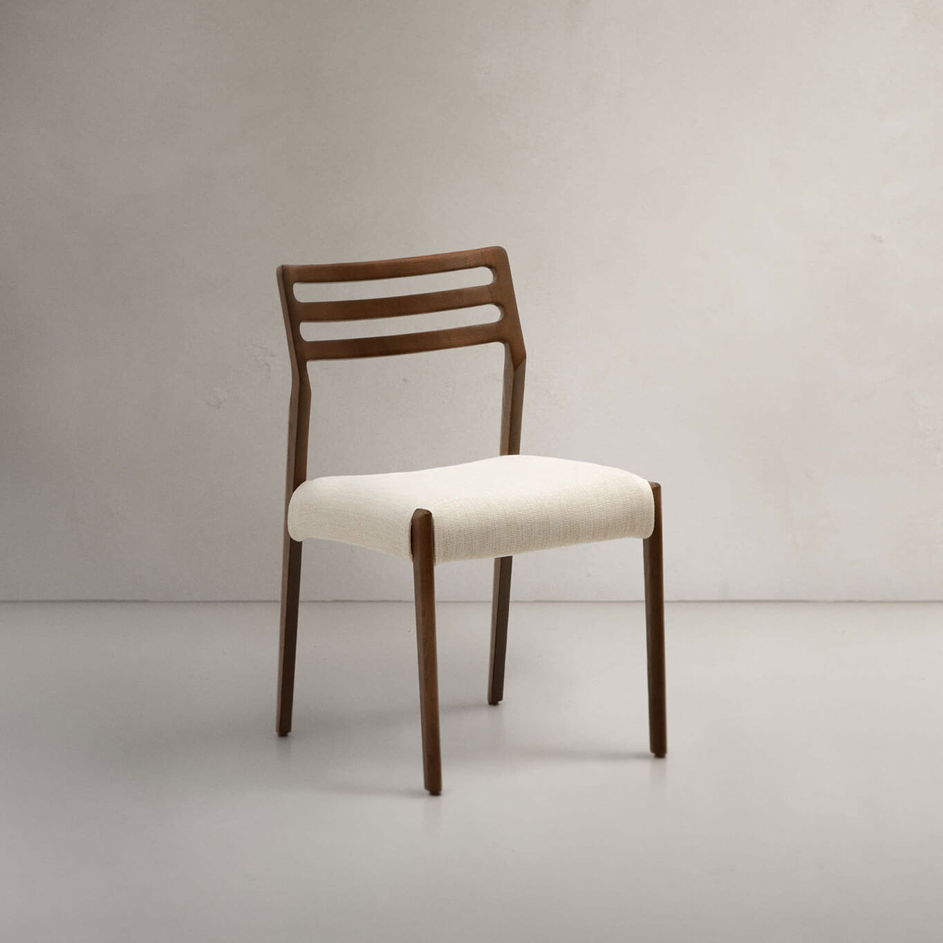 CUDIA Chêne teinté foncé / Tissu Jandi beige KAVE HOME