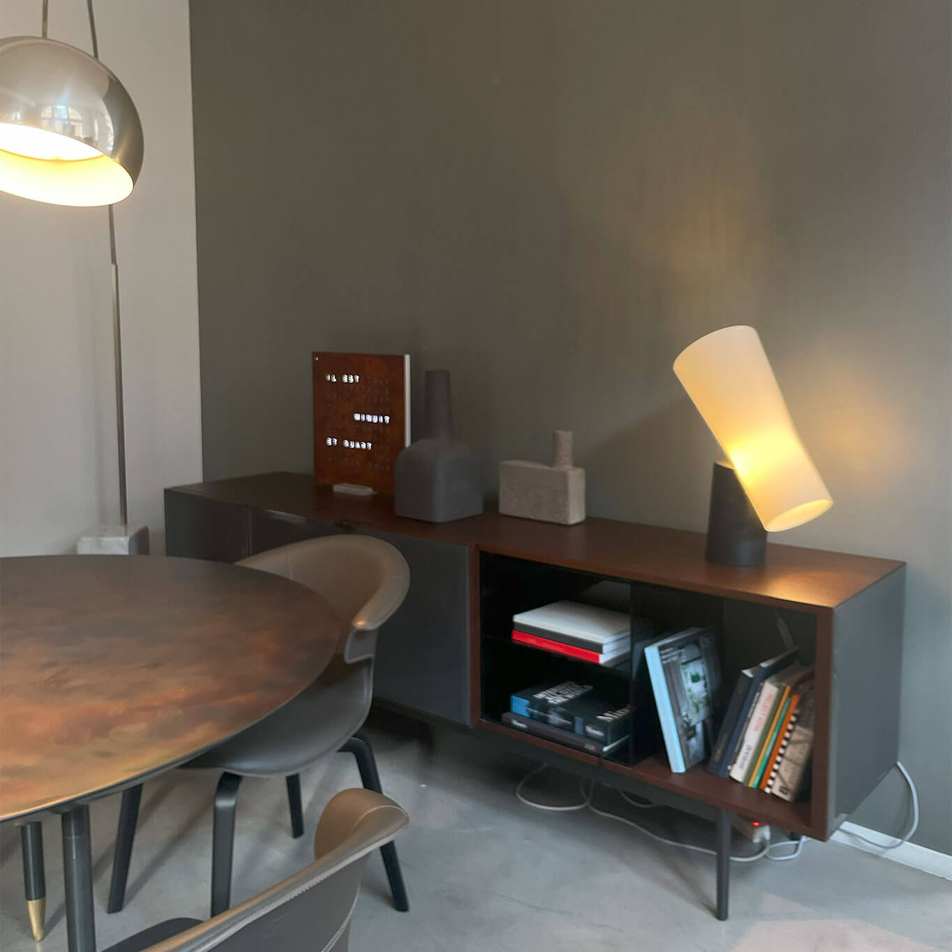 MORRISON Chêne teinté Tabac laqué MINOTTI