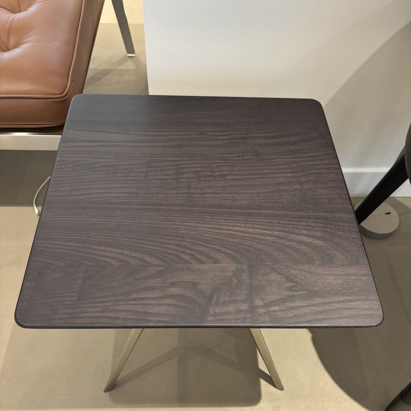 Table d'appoint guéridon ZEFIRO Finition Satin et Frêne Teinté Marron FLEXFORM