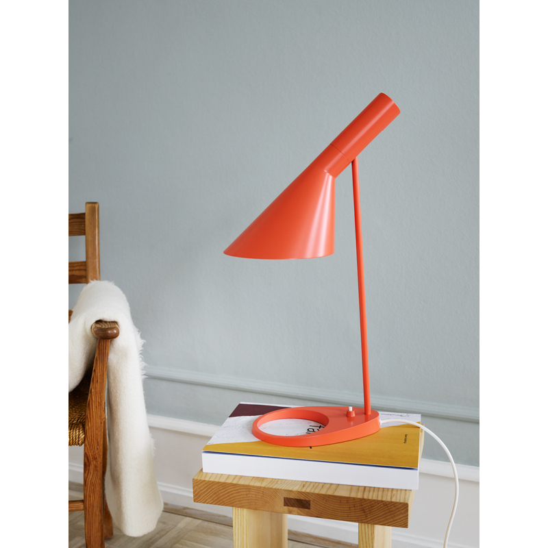 Lampe à poser AJ TABLE Orange élecrique LOUIS POULSEN