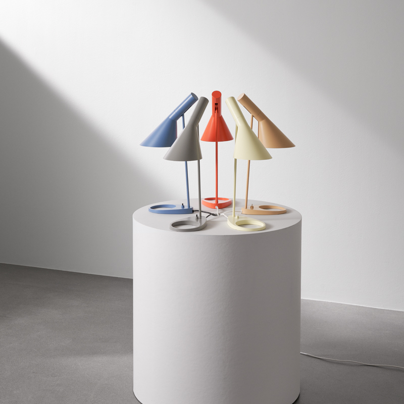 Lampe à poser AJ TABLE Gris chaud LOUIS POULSEN