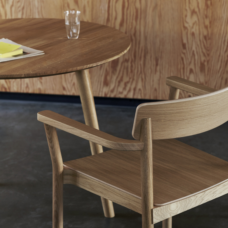 Chaise BETTY TK10 Chêne AND TRADITION