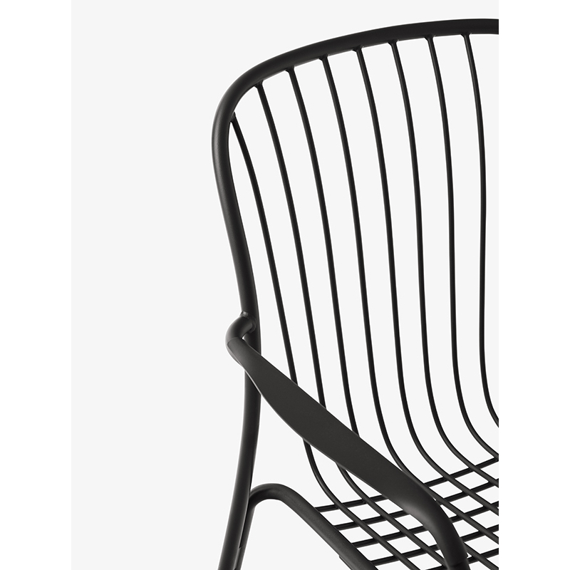 Chaise extérieur Petit fauteuil THORVALD SC95 Noir AND TRADITION