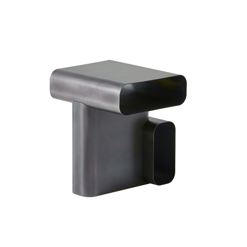 Table d'appoint guéridon SOFT CORNERS Verni texturé couleur fonte CASSINA