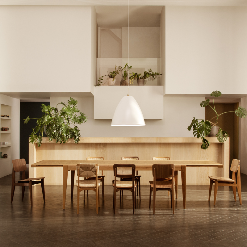 Chaise C-CHAIR Placage Noir GUBI