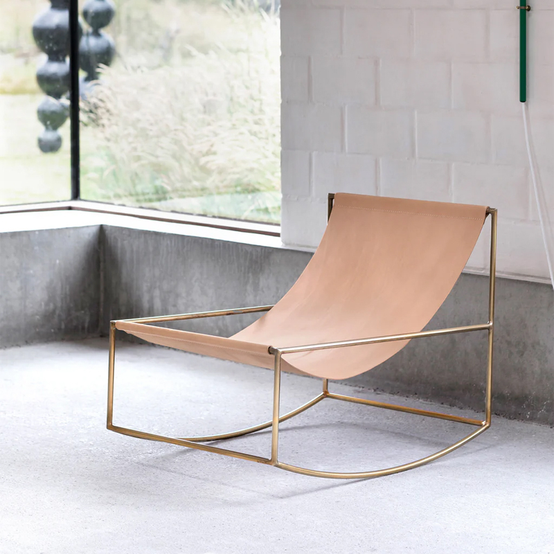 Fauteuil ROCKING CHAIR Cuir/Laiton VALERIE OBJECTS