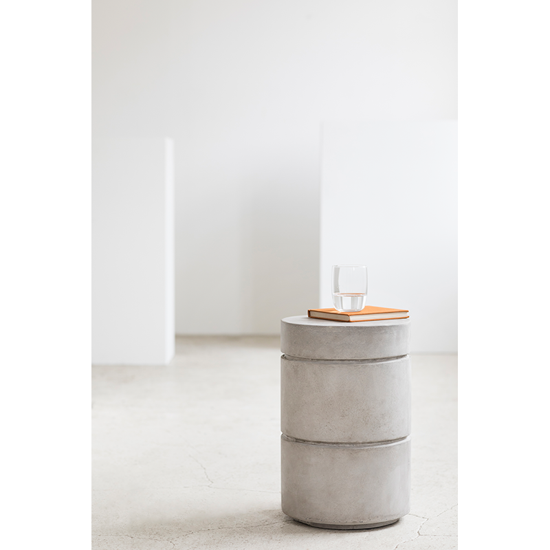 Stool PAWN CONCRETE ROUND Béton gris clair SERAX