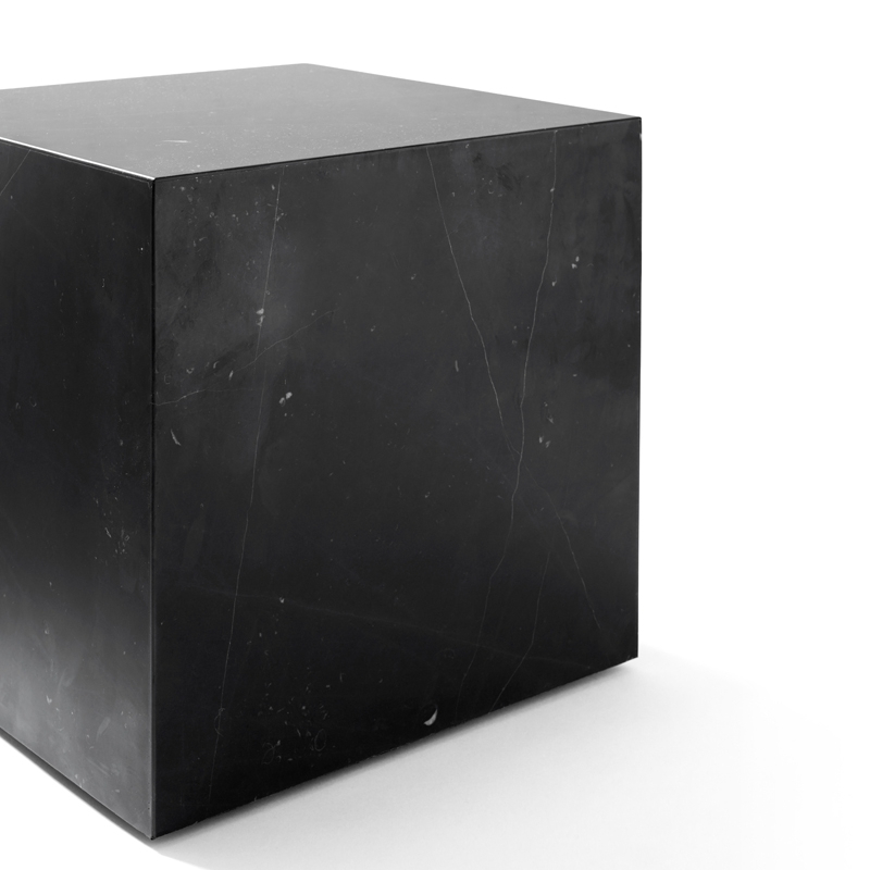 Table d'appoint guéridon PLINTH CUBIC Noir AUDO COPENHAGEN