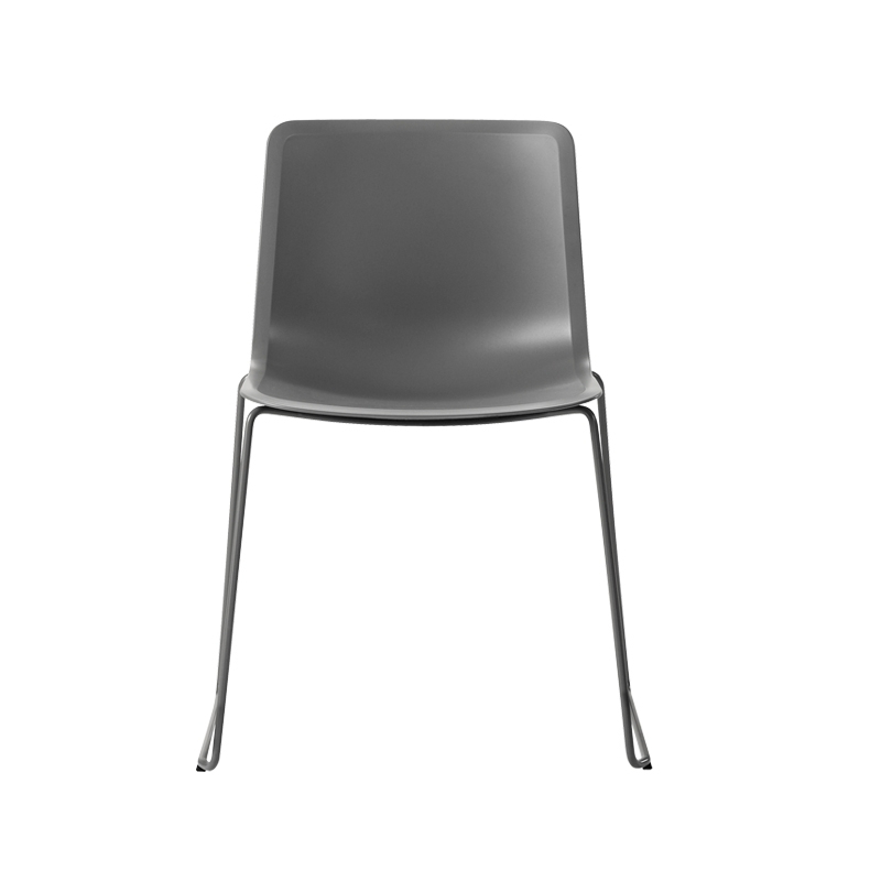 Chaise PATO pieds luge Gris quartz FREDERICIA