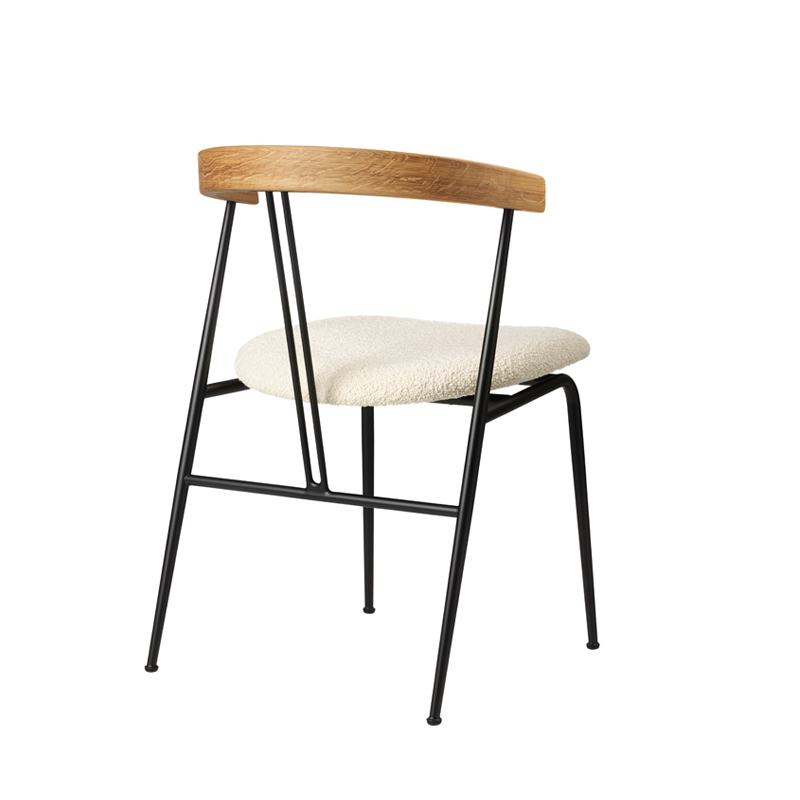 Chaise VIOLIN dossier chêne Karakorum 001 GUBI