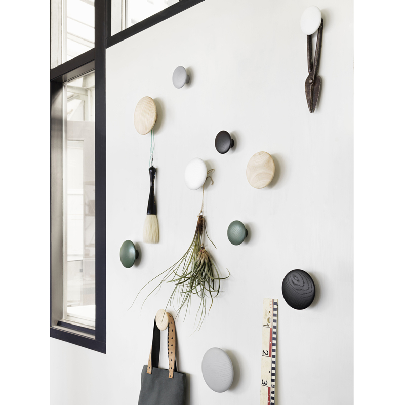 Patère Design Set de 5 patères DOTS Noir MUUTO