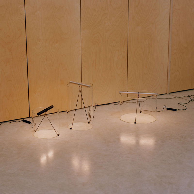 Lampe à poser TO-TIE T3 Noir anodisé FLOS