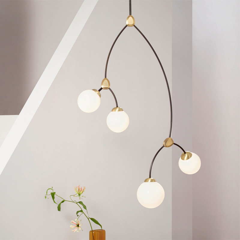 Suspension IVY 4 Blanc opalin/ laiton CTO LIGHTING