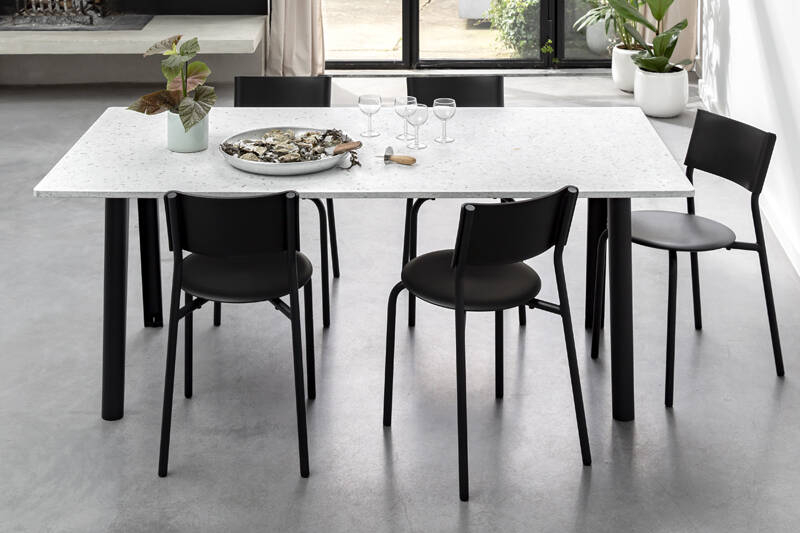 Table NEW MODERN Plastique Recyclé Noir graphite TIPTOE