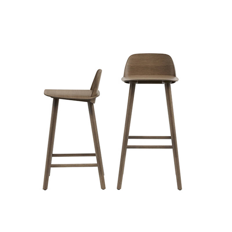 Tabouret haut NERD BARSTOOL Brun foncé MUUTO