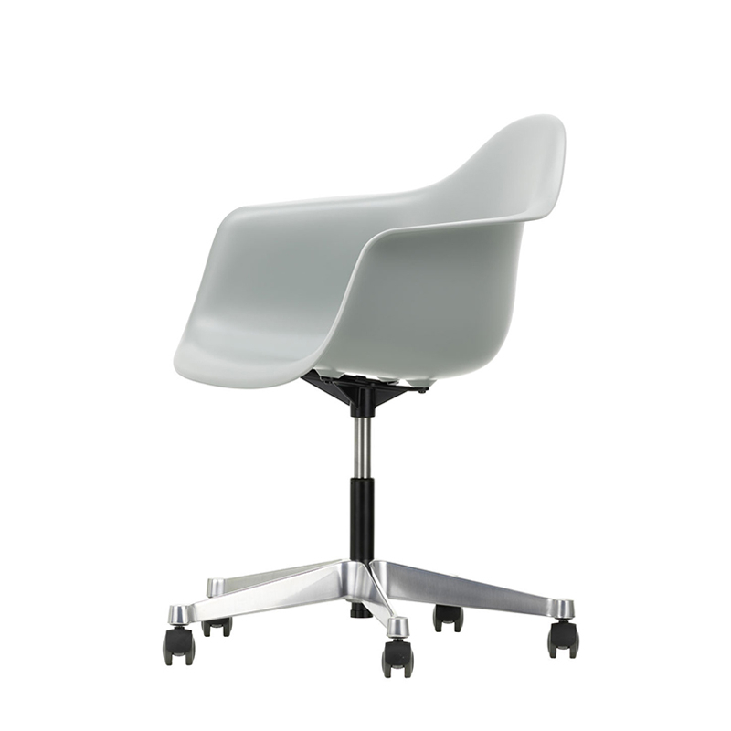 Fauteuil de bureau EAMES PLASTIC ARMCHAIR PACC Gris clair RE VITRA