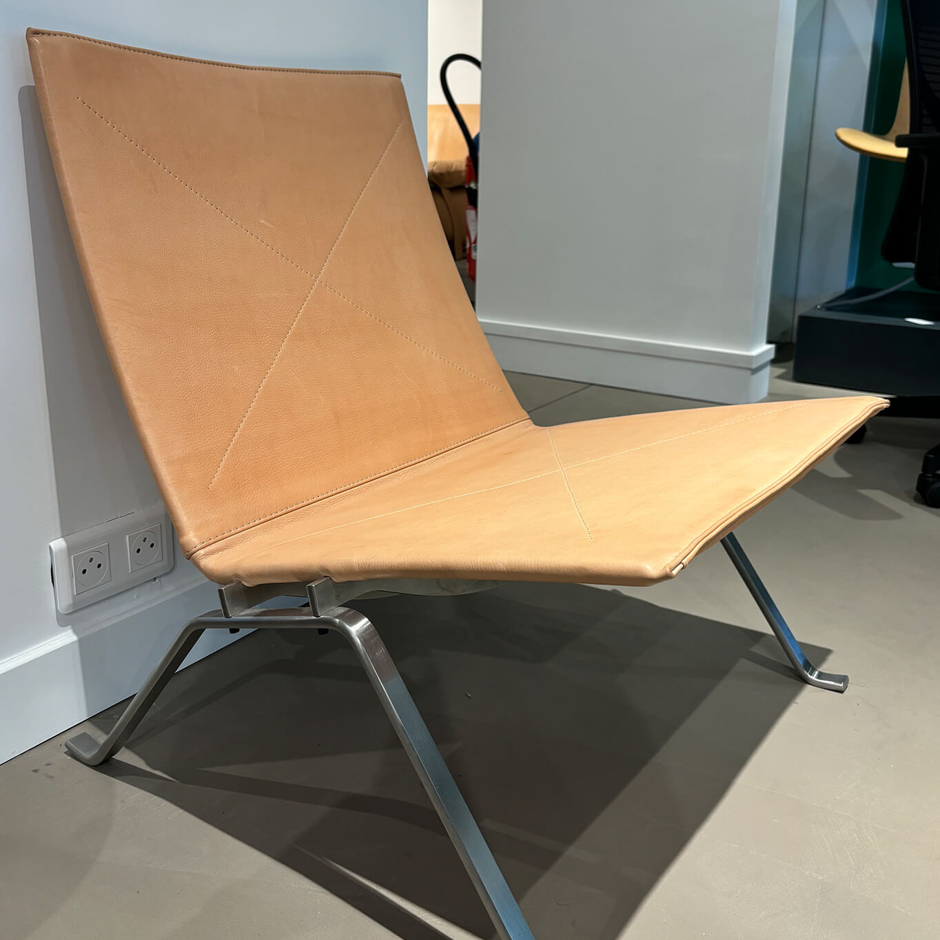 PK22 Beige FRITZ HANSEN