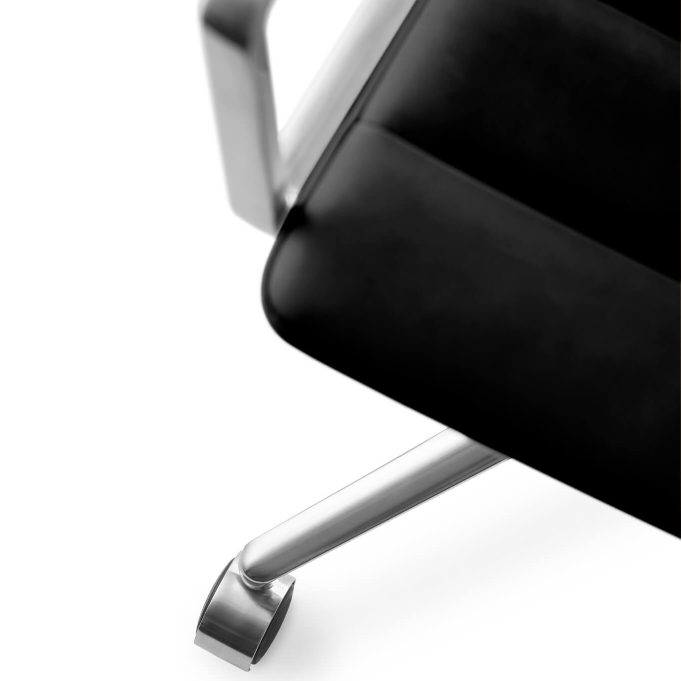 SWIVEL CHAIR 452 à roulettes Cuir noir / Aluminium poli VIPP