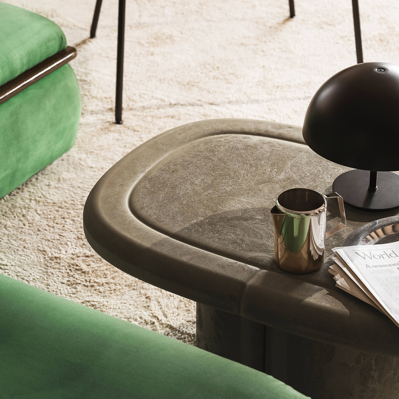 Table basse ALDER LOUNGE OVALE Gris terre MATER
