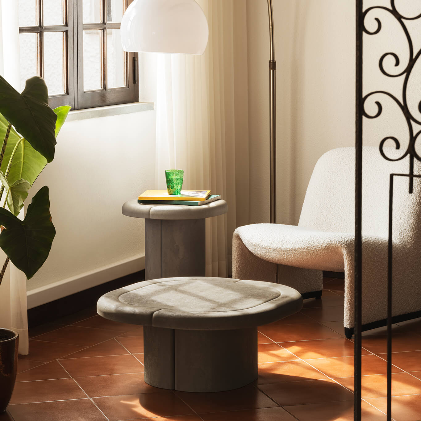 Table basse ALDER LOUNGE CARRÉ Gris terre MATER