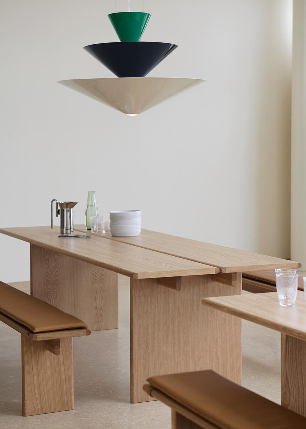 GIO LN14 Vert Signal, Bleu Profond & Blanc Ecru AND TRADITION