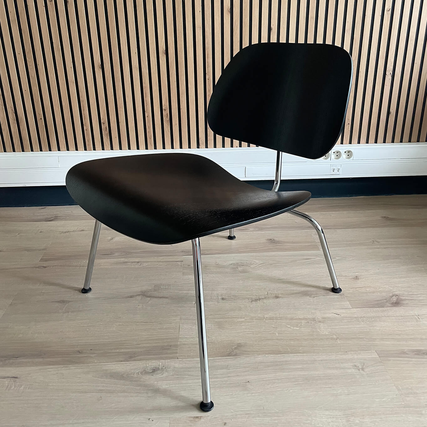 LCM Frêne noir / Chrome brillant VITRA