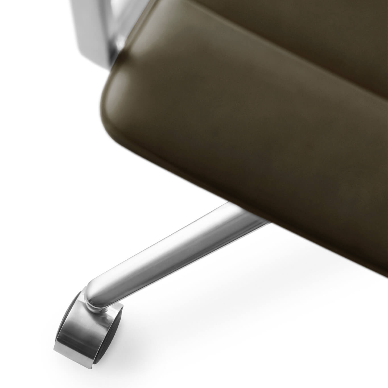SWIVEL CHAIR 452 à roulettes Cuir vert Bosco / Aluminium poli VIPP