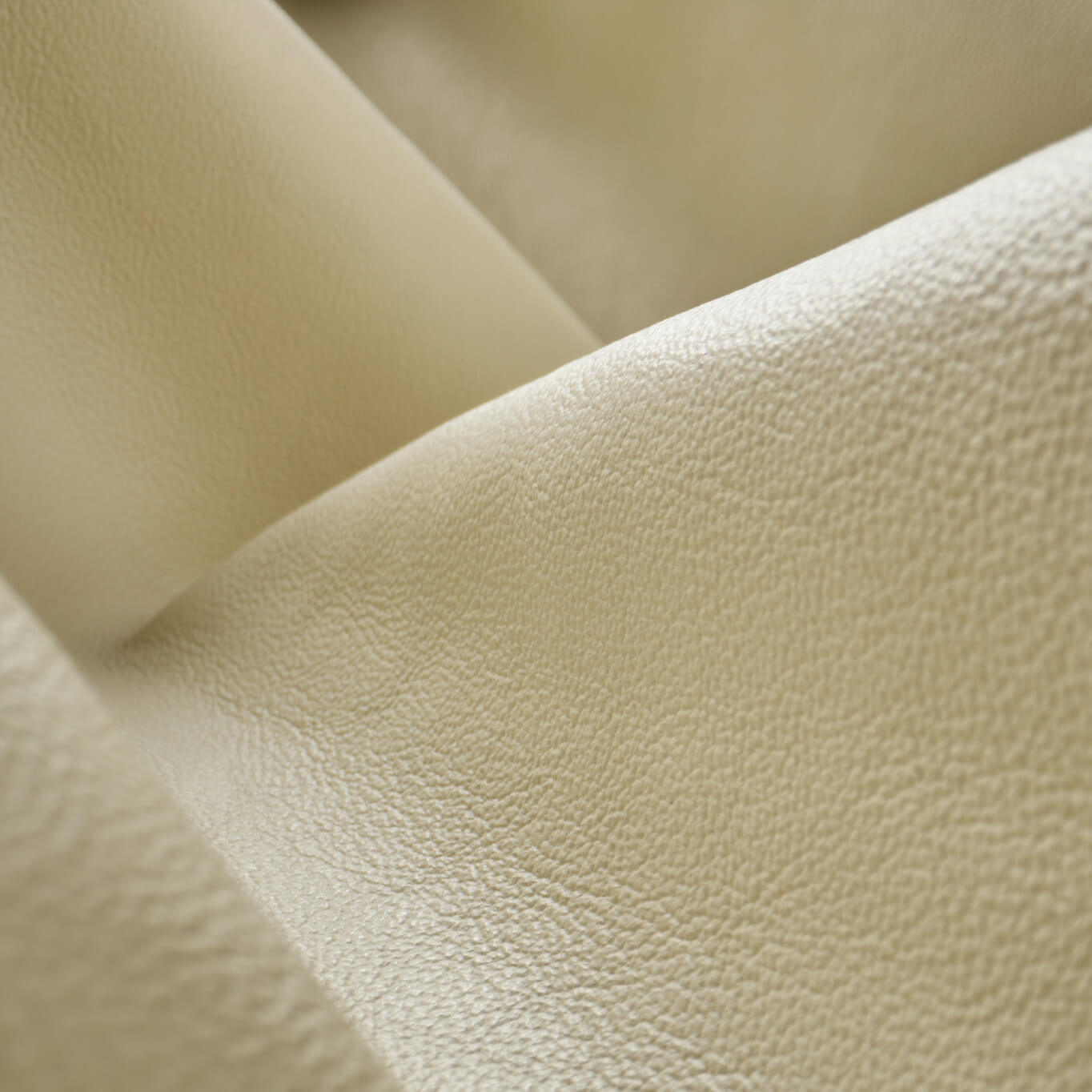 F300 Cuir Smooth Crème / Vert Pastel GUBI