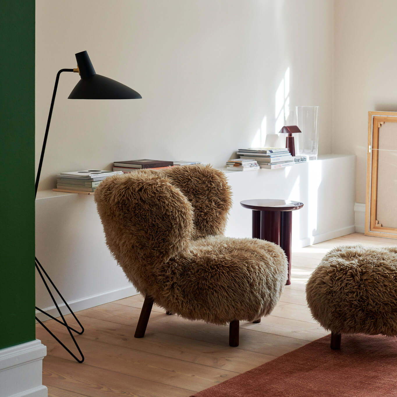 LITTLE PETRA VB1 & Pouf ATD1 Sheepskin Honey AND TRADITION
