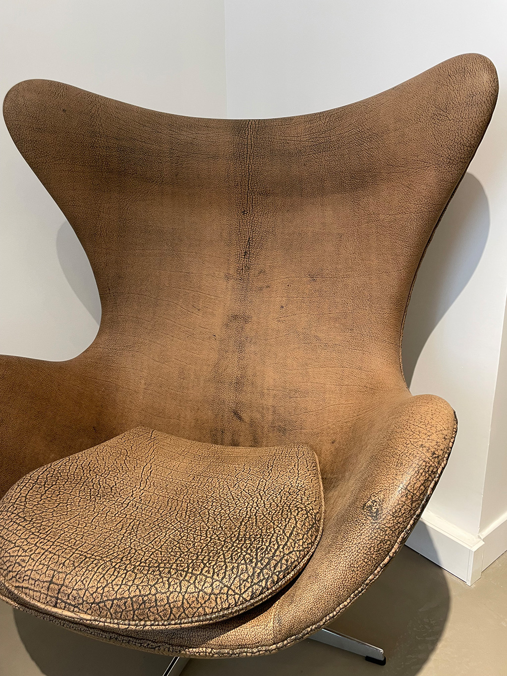 EGG Marron Cuir d'Asie FRITZ HANSEN