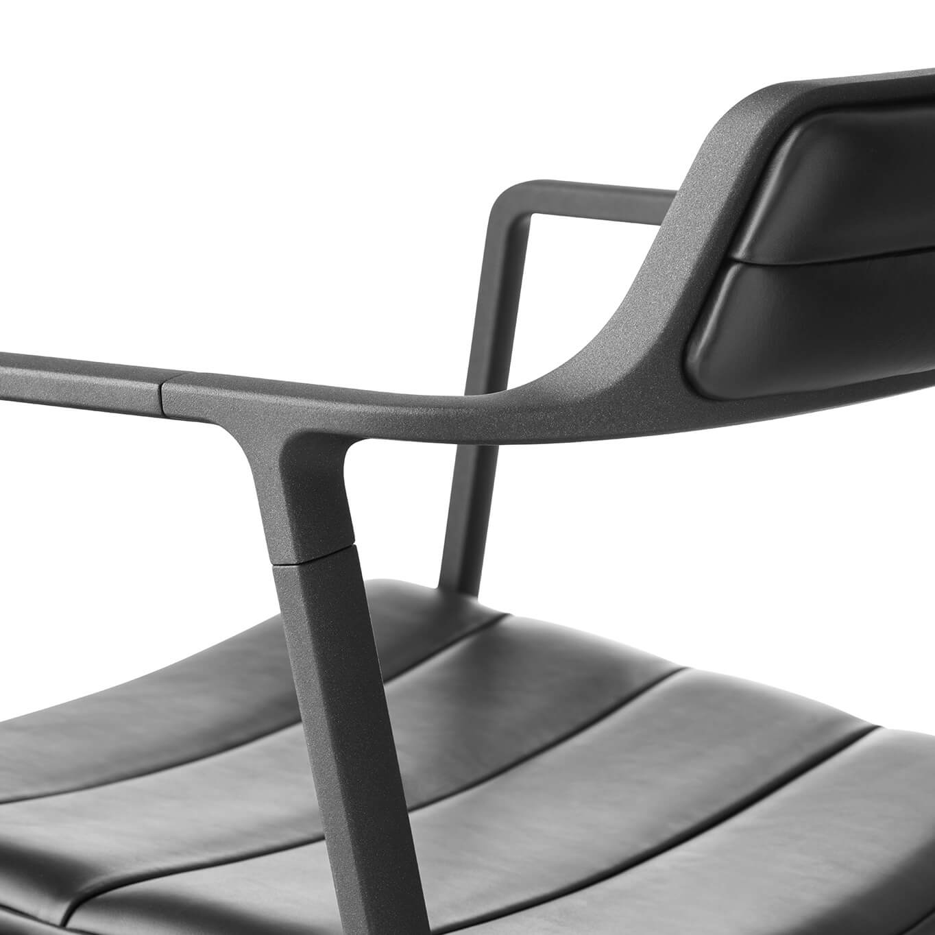 SWIVEL CHAIR 452 à roulettes Cuir noir / Aluminium peint noir VIPP