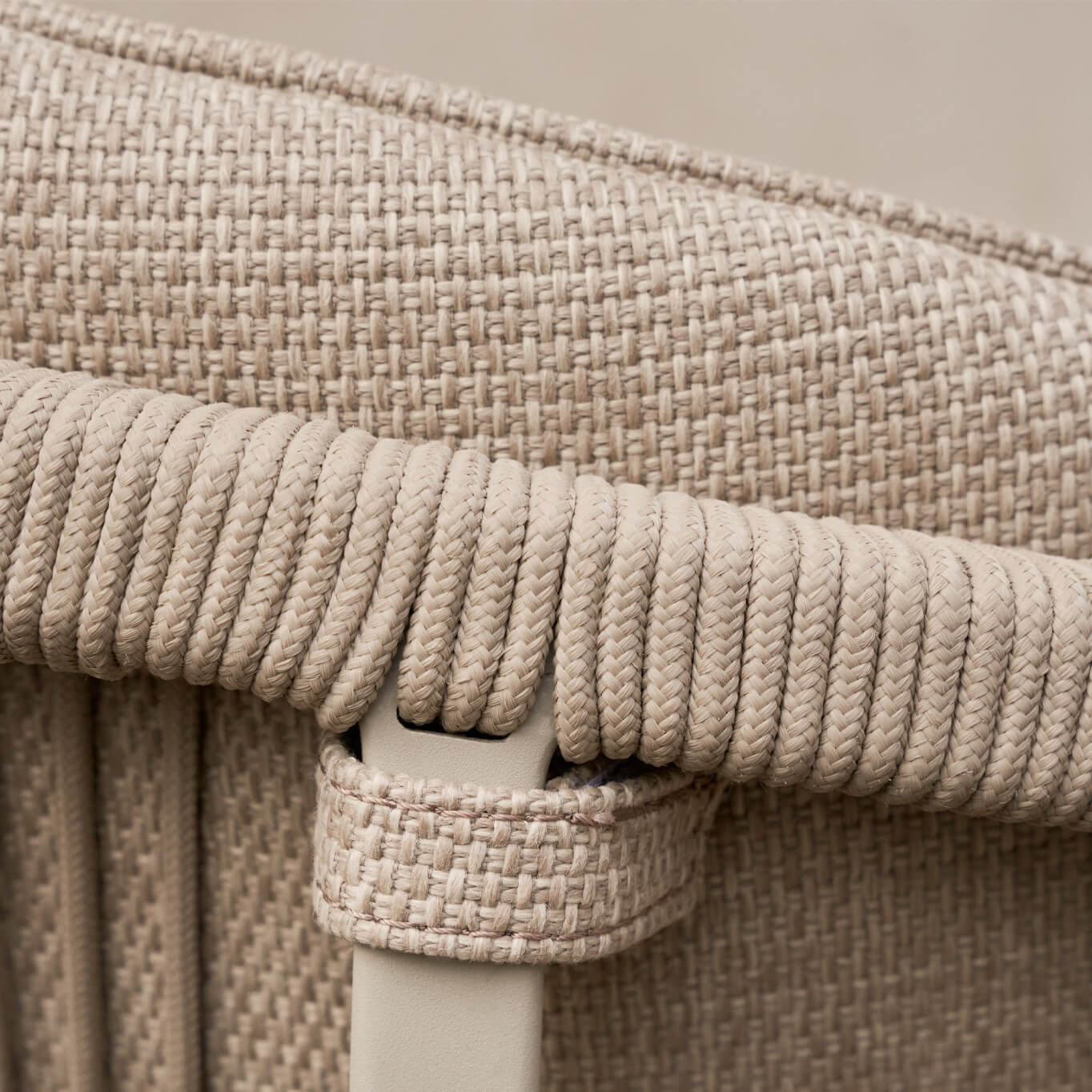 LAGRASSE avec coussin d'assise et dossier VIPP