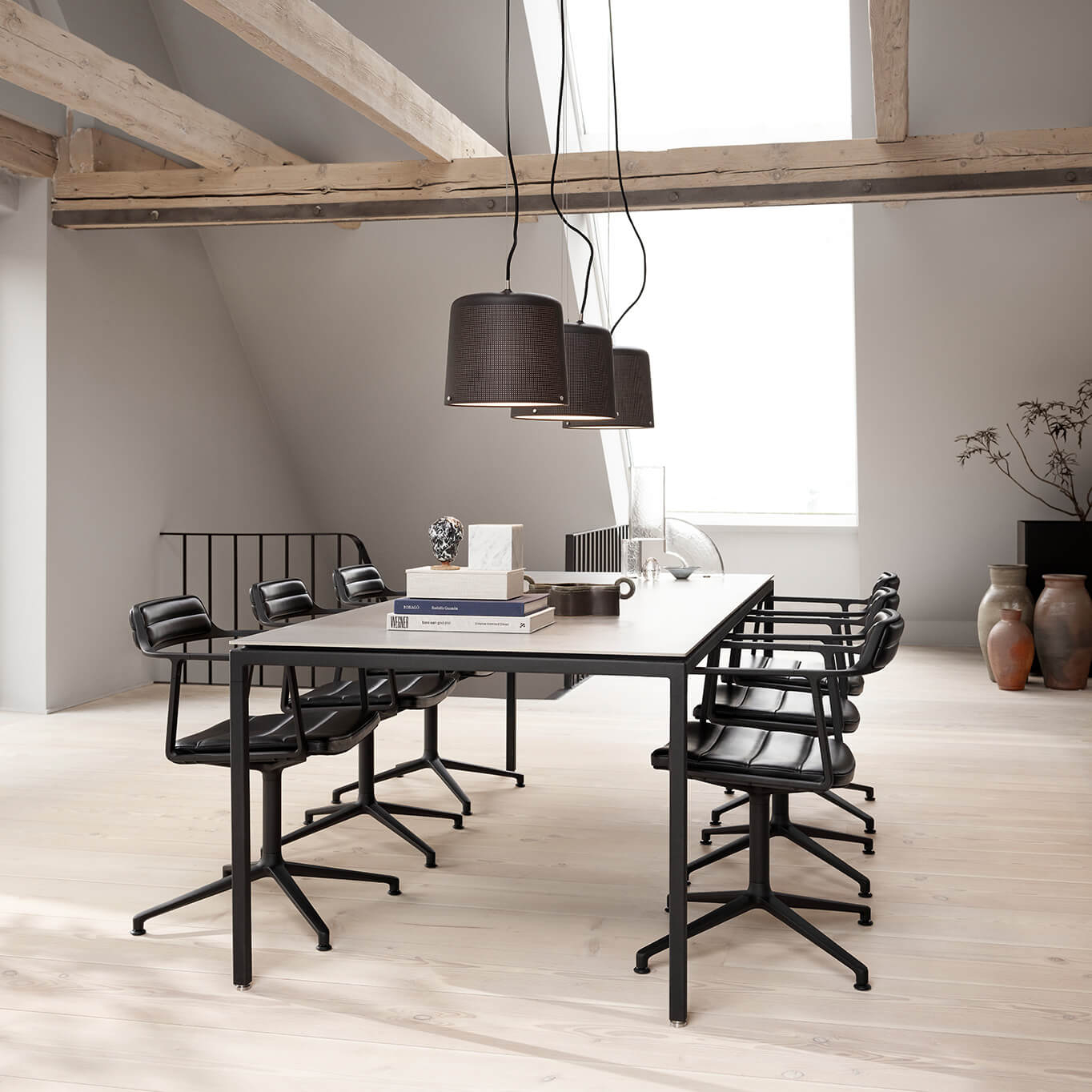 DINING TABLE L 240 VIPP