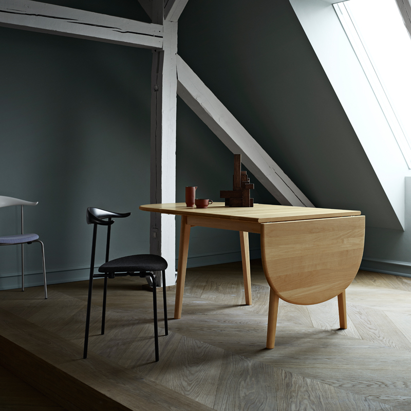 Chaise CH88 T Hêtre noir/ inox CARL HANSEN
