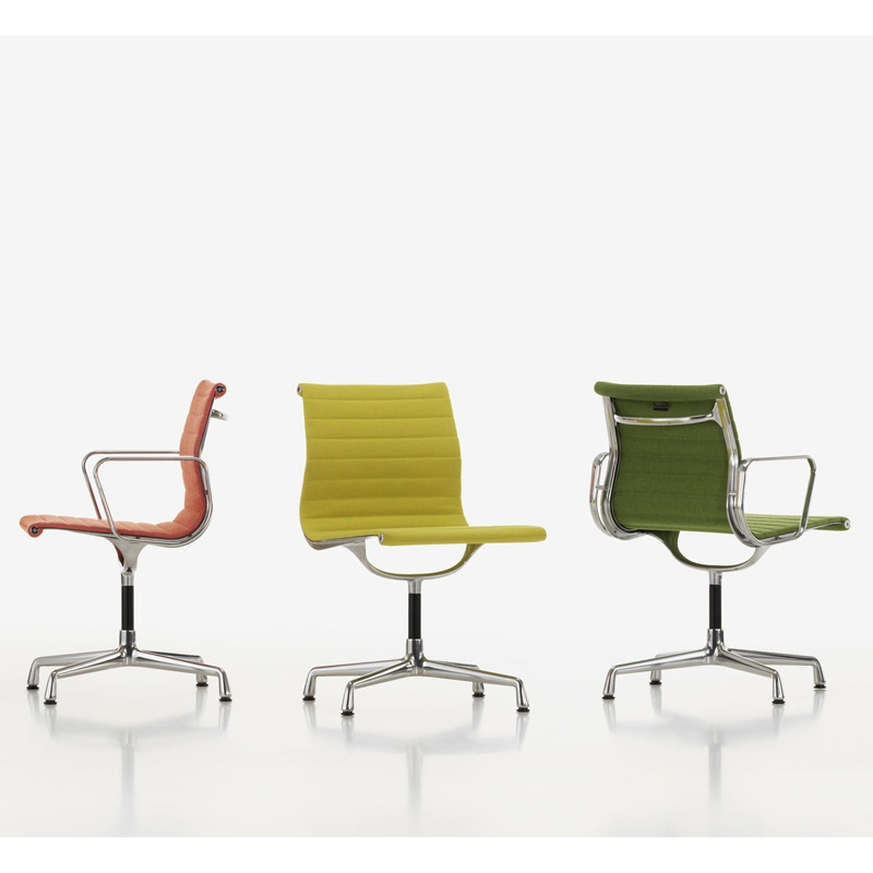 Chaise ALUMINIUM CHAIR EA 101 Fixe Gris chaud/ ivoire VITRA