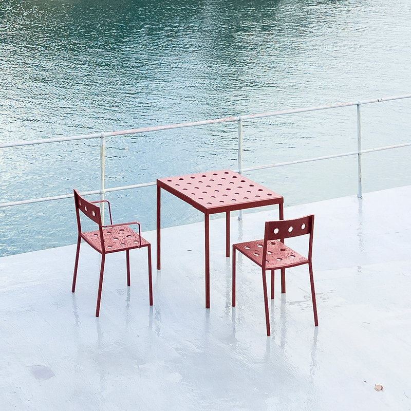 Table extérieur Table BALCONY 75x76 Rouge fer HAY