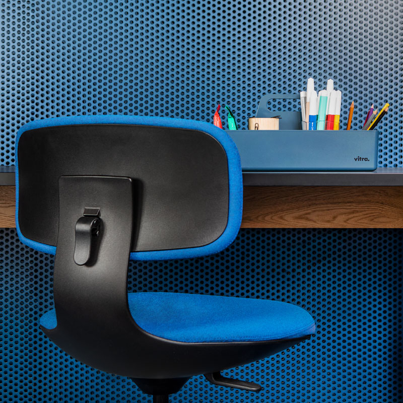 Fauteuil de bureau ROOKIE Bleu/coconut 81 / noir VITRA