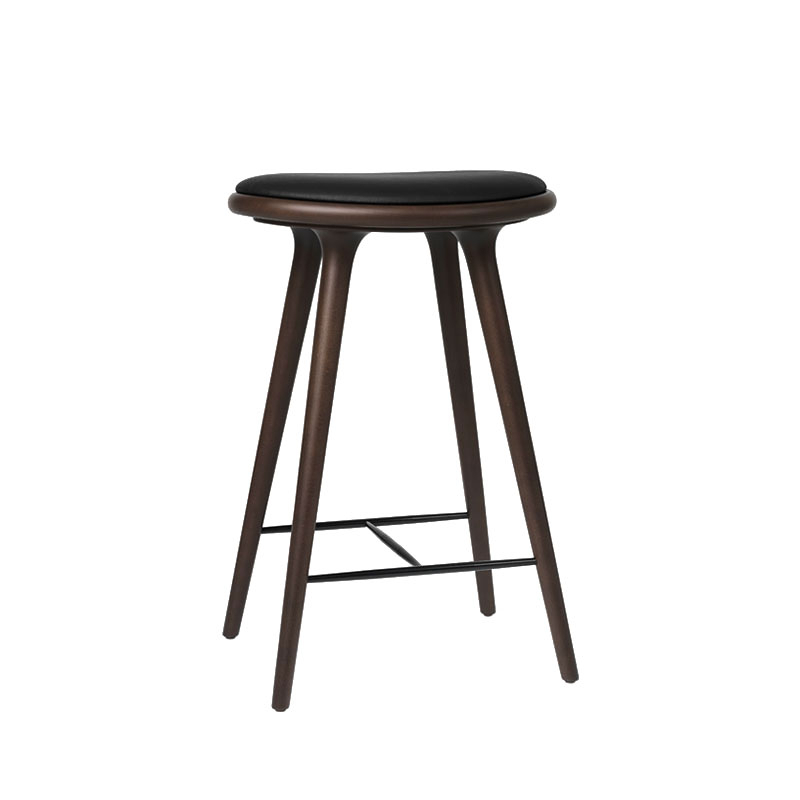 Tabouret haut HIGH STOOL Hêtre teinté foncé/ cuir noir MATER