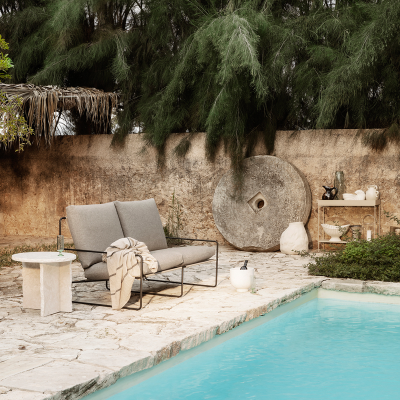 Canapé DESERT DOLCE 2 places Noir/ sable foncé FERM LIVING