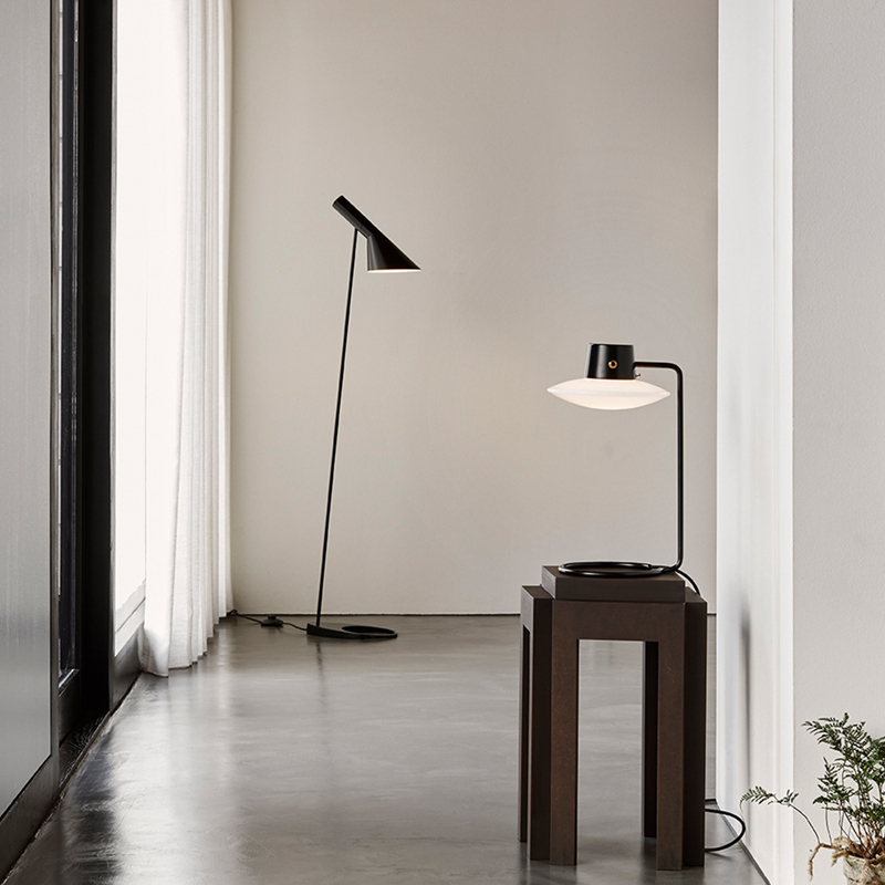 Lampadaire AJ FLOOR Noir LOUIS POULSEN