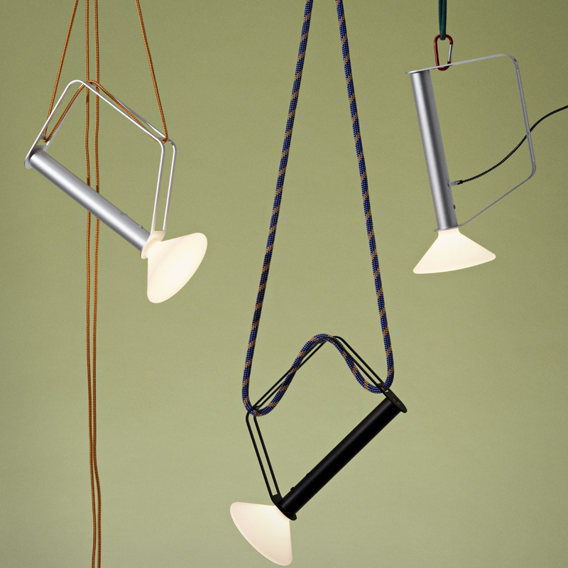 Lampe à poser PITON Noir MUUTO