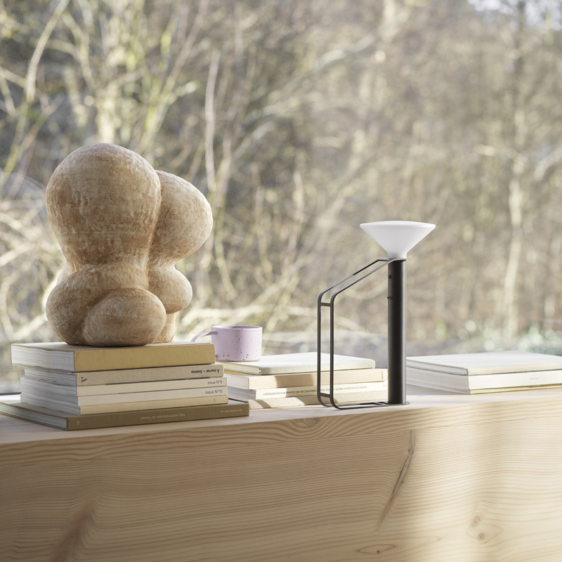 Lampe à poser PITON Noir MUUTO
