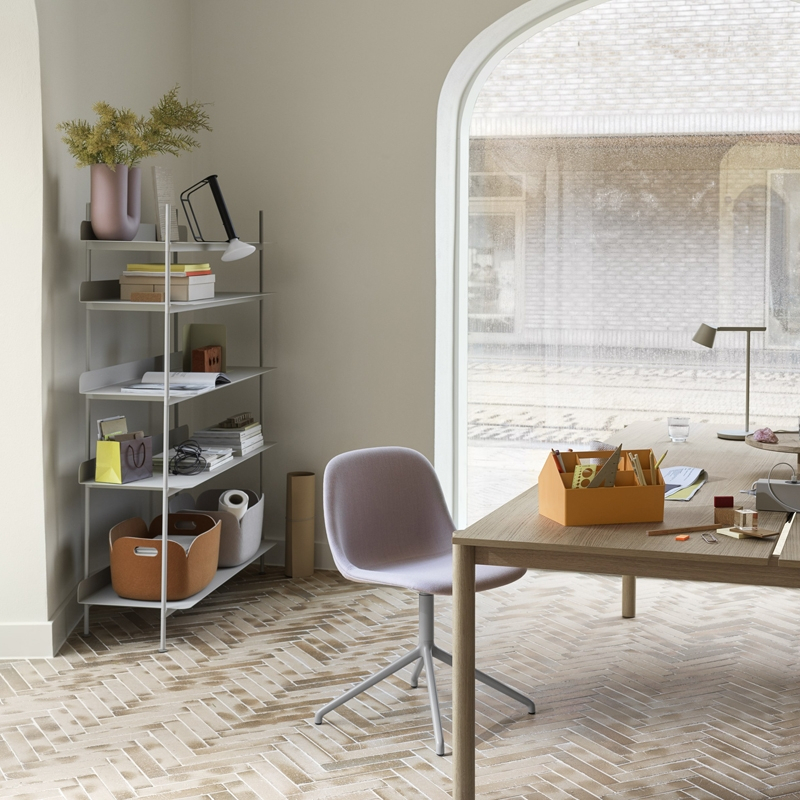 Lampe à poser PITON Noir MUUTO