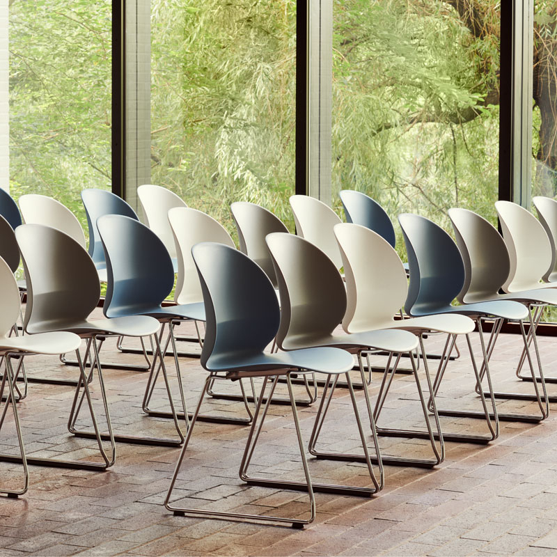 Chaise N02 RECYCLE piétement luge Gris FRITZ HANSEN