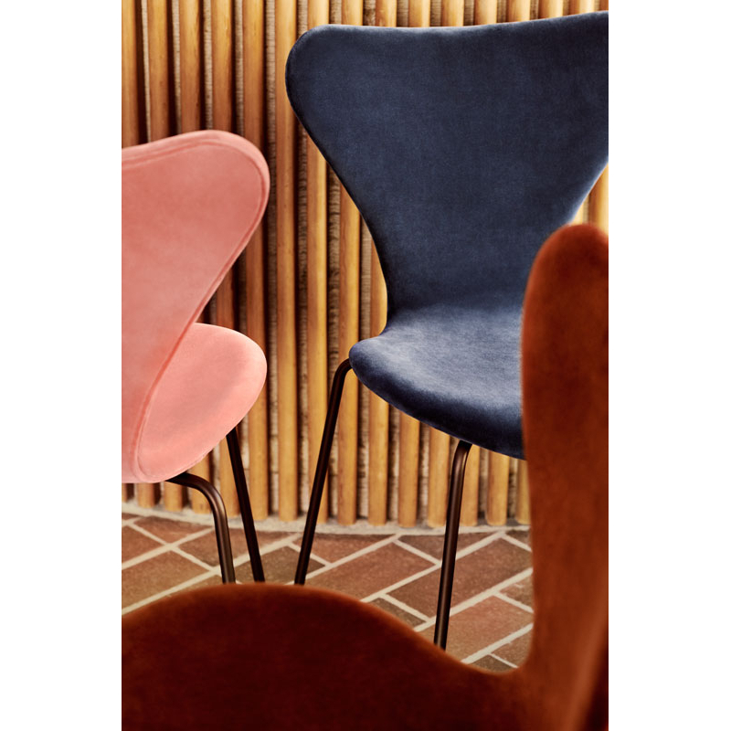 Chaise SERIE 7 VELVET EDITION Rouge automnal FRITZ HANSEN